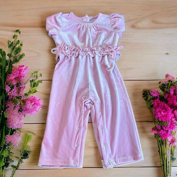 NWT Habitual Kids Soft Pink Crushed Velvet Romper (18 Months) - Picture 1 of 7